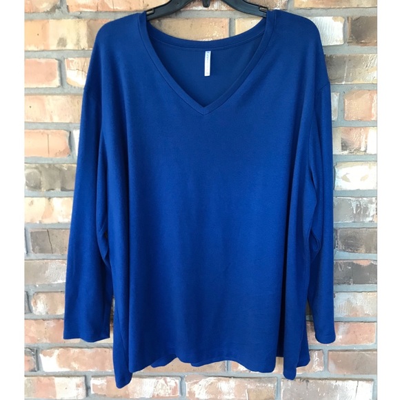 Passport Tops - Passports Women’s Blue Long Sleeve V-Neck Top XL